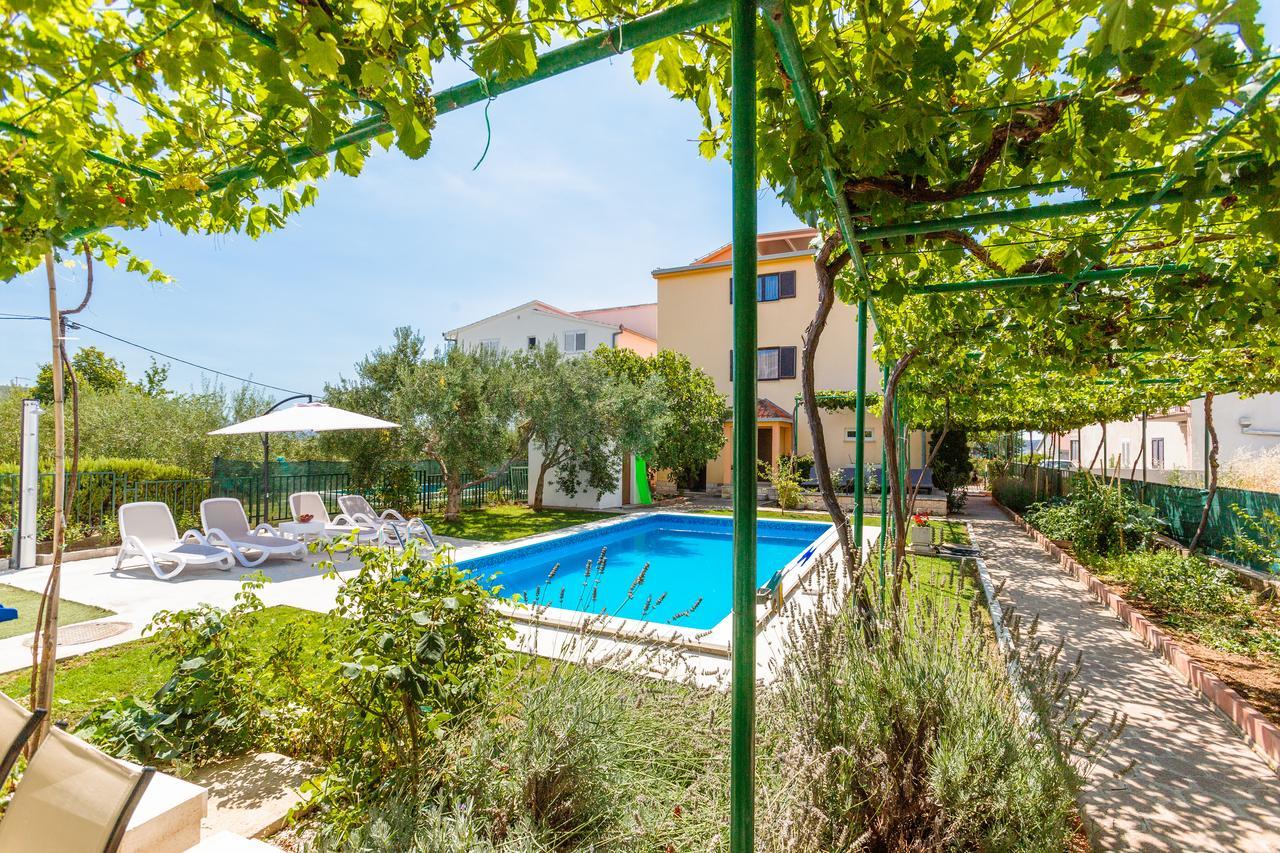 Villa Rosa Kaštela Exteriör bild